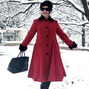 Elegant 100% Wool Red Wool Coat - Size S (0-2)